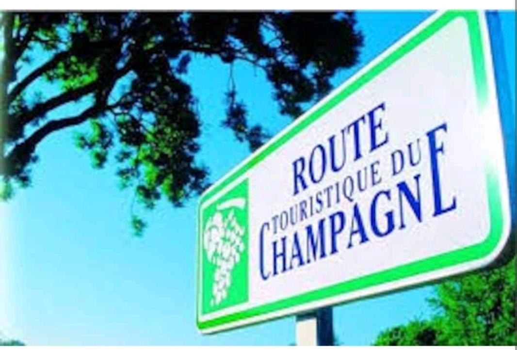 Les Chambres Touristique Julea Dienville Exterior foto